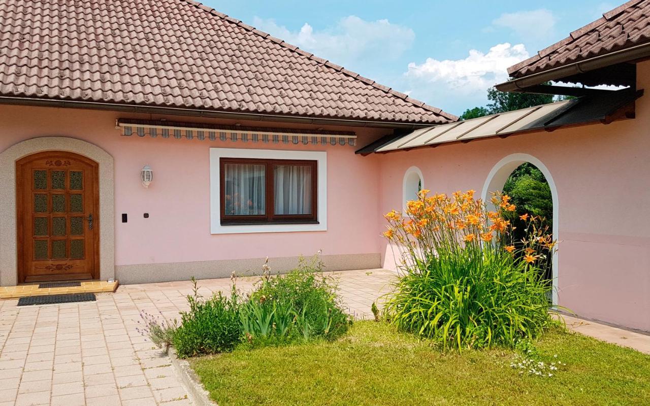 Bungalow & Apartments "Am Deber" Velden - Augsdorf Velden am Wörthersee Kültér fotó