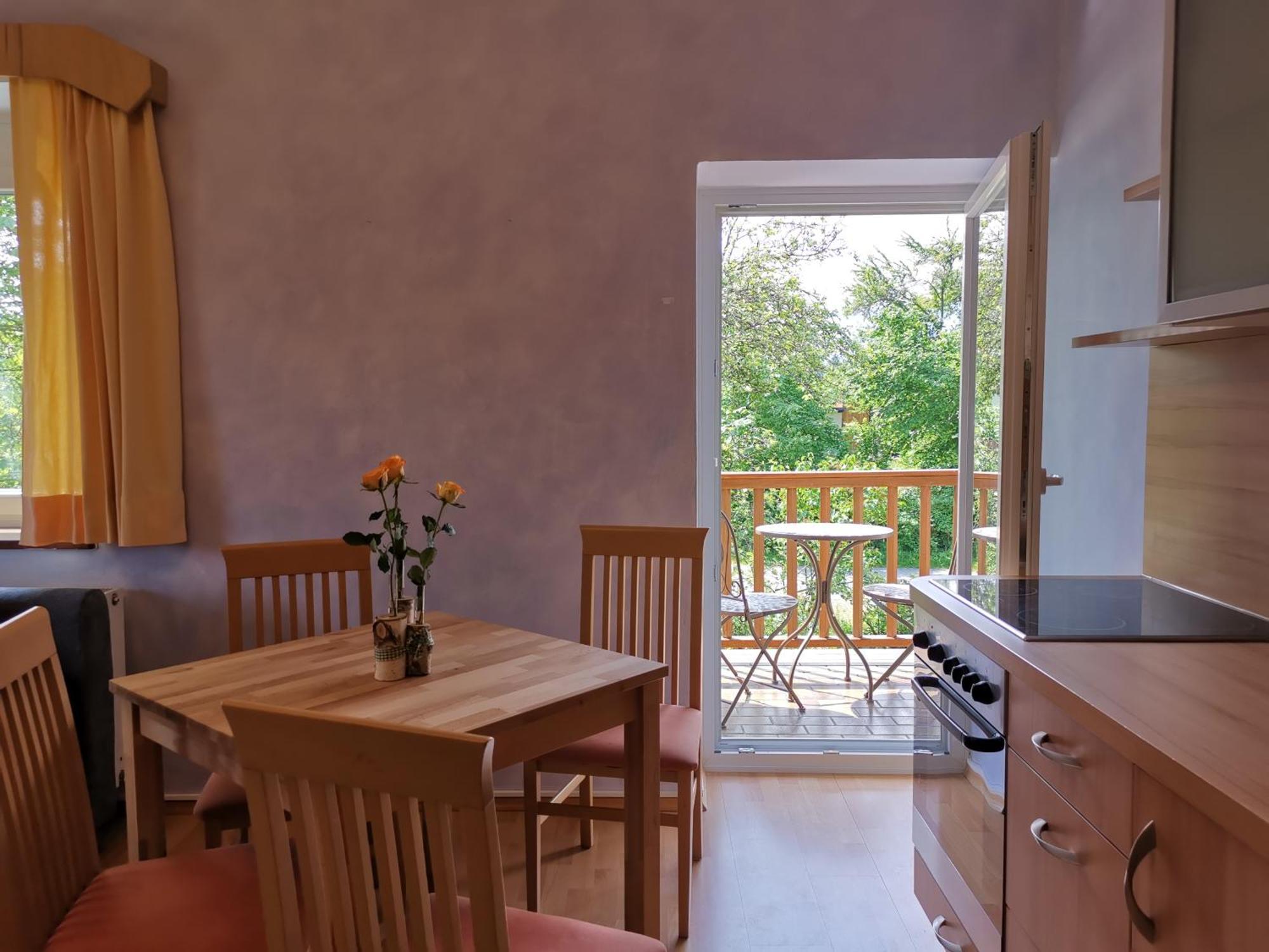 Bungalow & Apartments "Am Deber" Velden - Augsdorf Velden am Wörthersee Szoba fotó